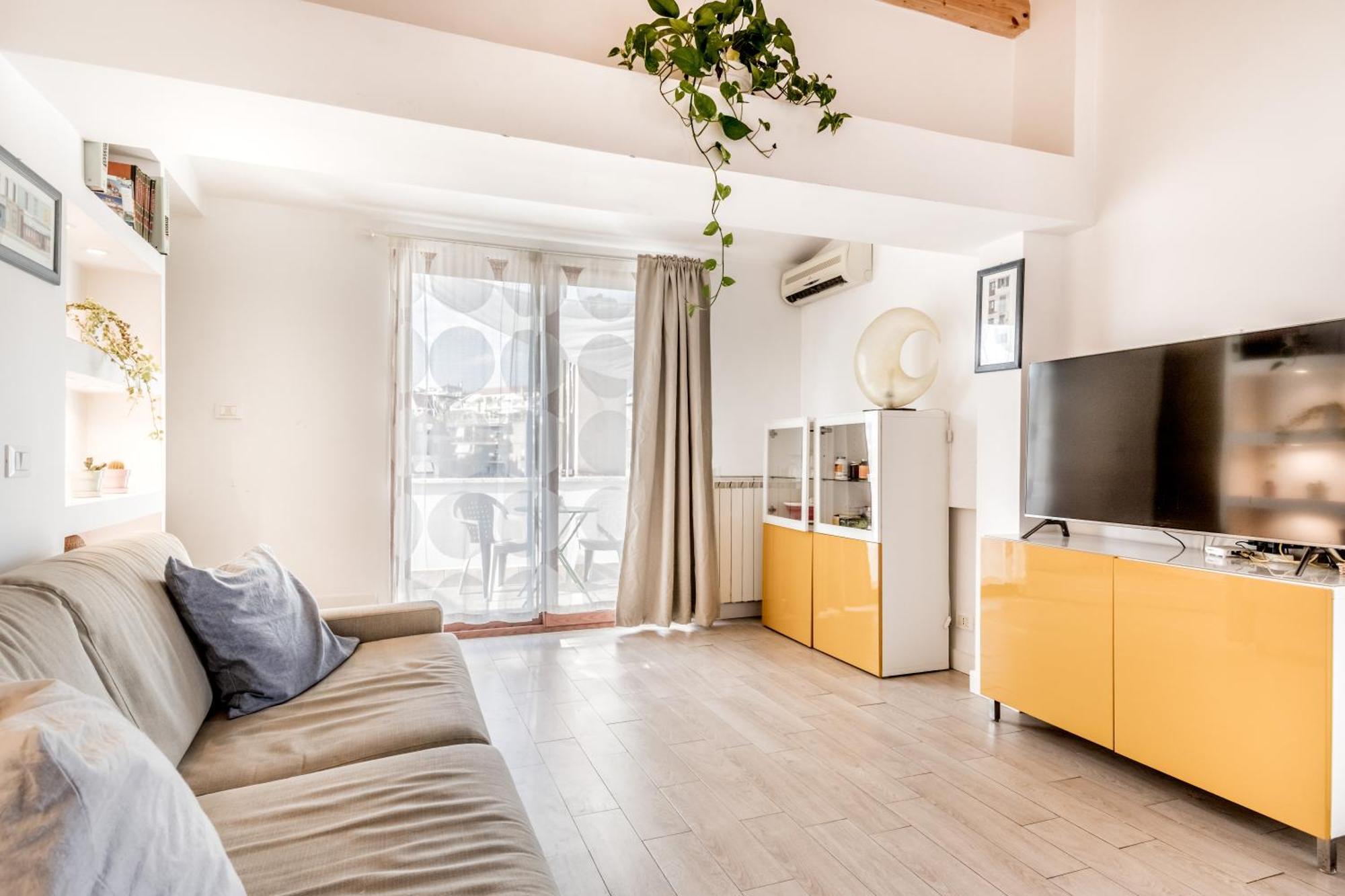 Apartamento Attico Trilocale In Zona Farnesina
