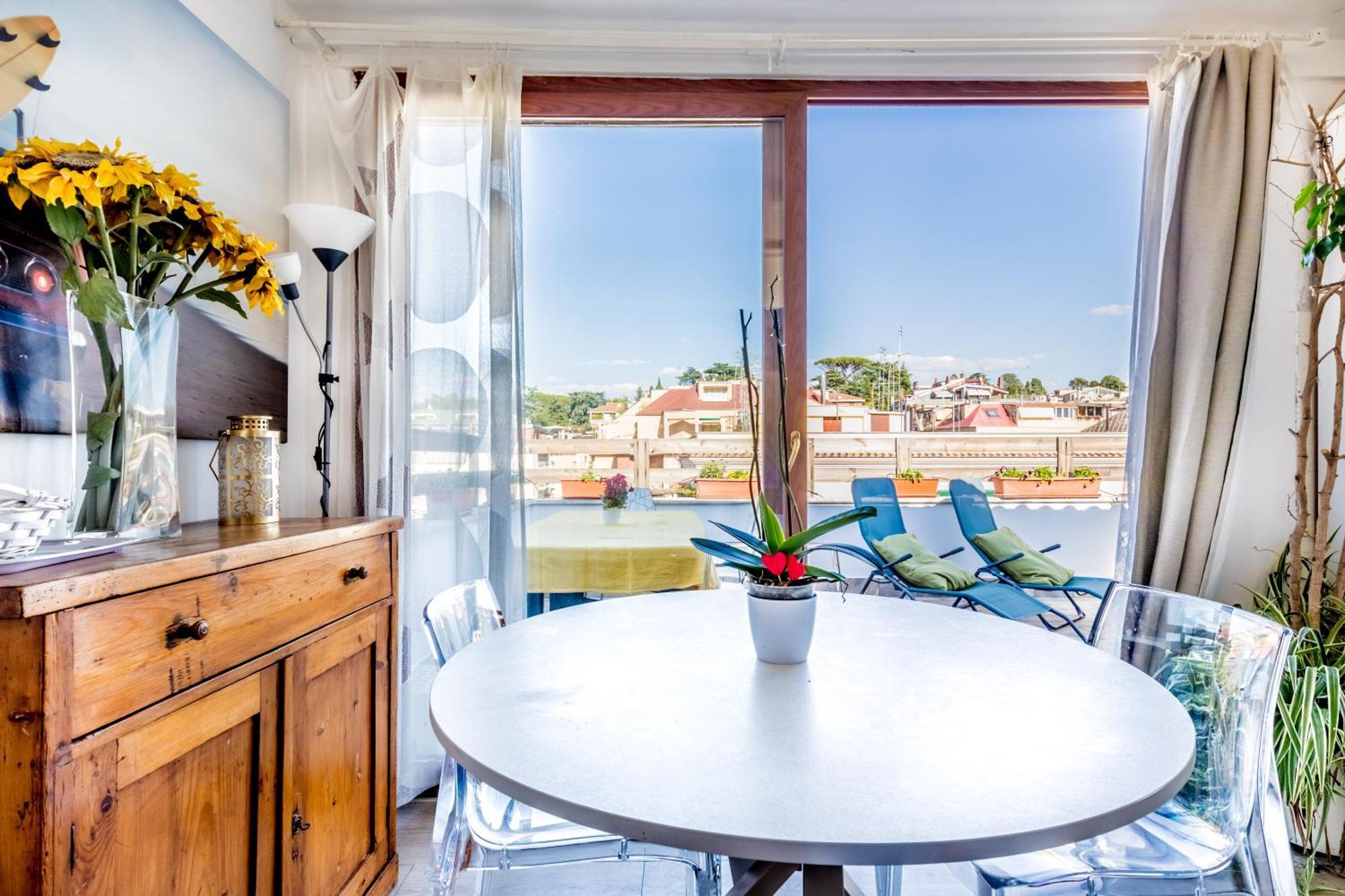 Apartamento Attico Trilocale In Zona Farnesina Roma